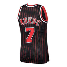 Load image into Gallery viewer, Toni Kukoc Chicago Bulls Mitchell &amp; Ness 1995-96 Hardwood Classics Swingman Jersey – Black