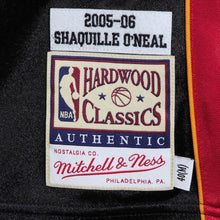 Load image into Gallery viewer, Shaquille O'neal Miami Heat Mitchell &amp; Ness 2005-06 Hardwood Classics Authentic Jersey - Black